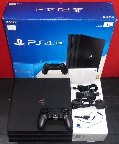 Boxed black sony ps4 - ,