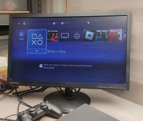 Sony playstation pro in - 4,