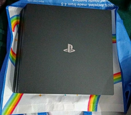 Sony playstation pro 1tb - 4,