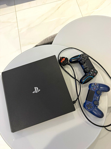 Sony playstation pro - 4,