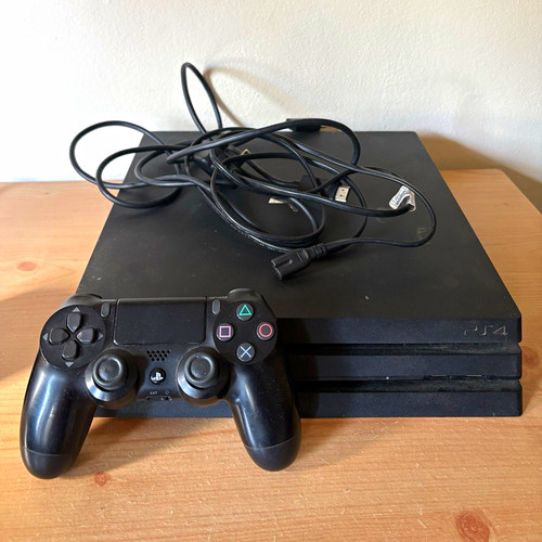 Sony playstation pro ps4 - 4,