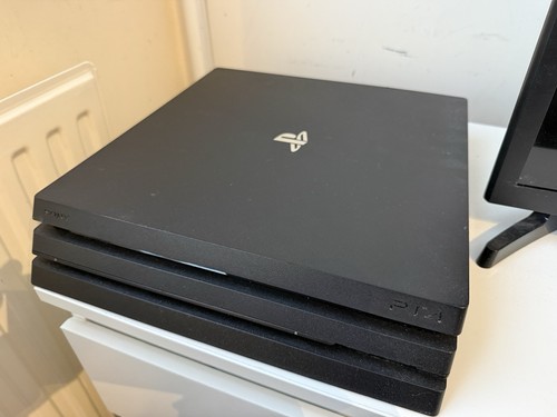 Sony playstation pro 1tb - 4,